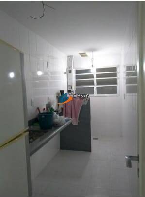 Apartamento à venda com 2 quartos, 72m² - Foto 4