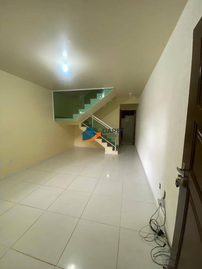 Casa à venda com 2 quartos, 80m² - Foto 2