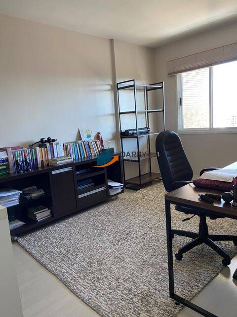 Apartamento à venda com 3 quartos, 169m² - Foto 13