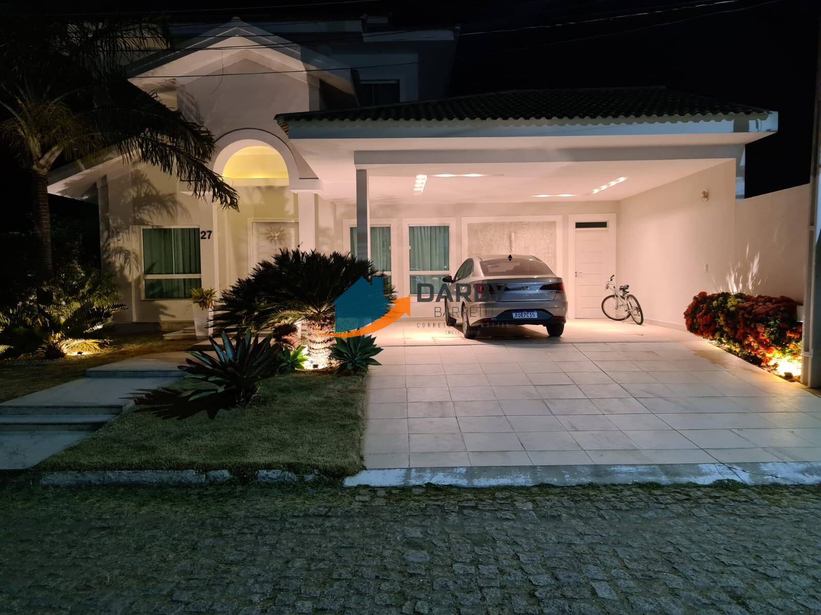 Casa de Condomínio à venda com 3 quartos, 316m² - Foto 1