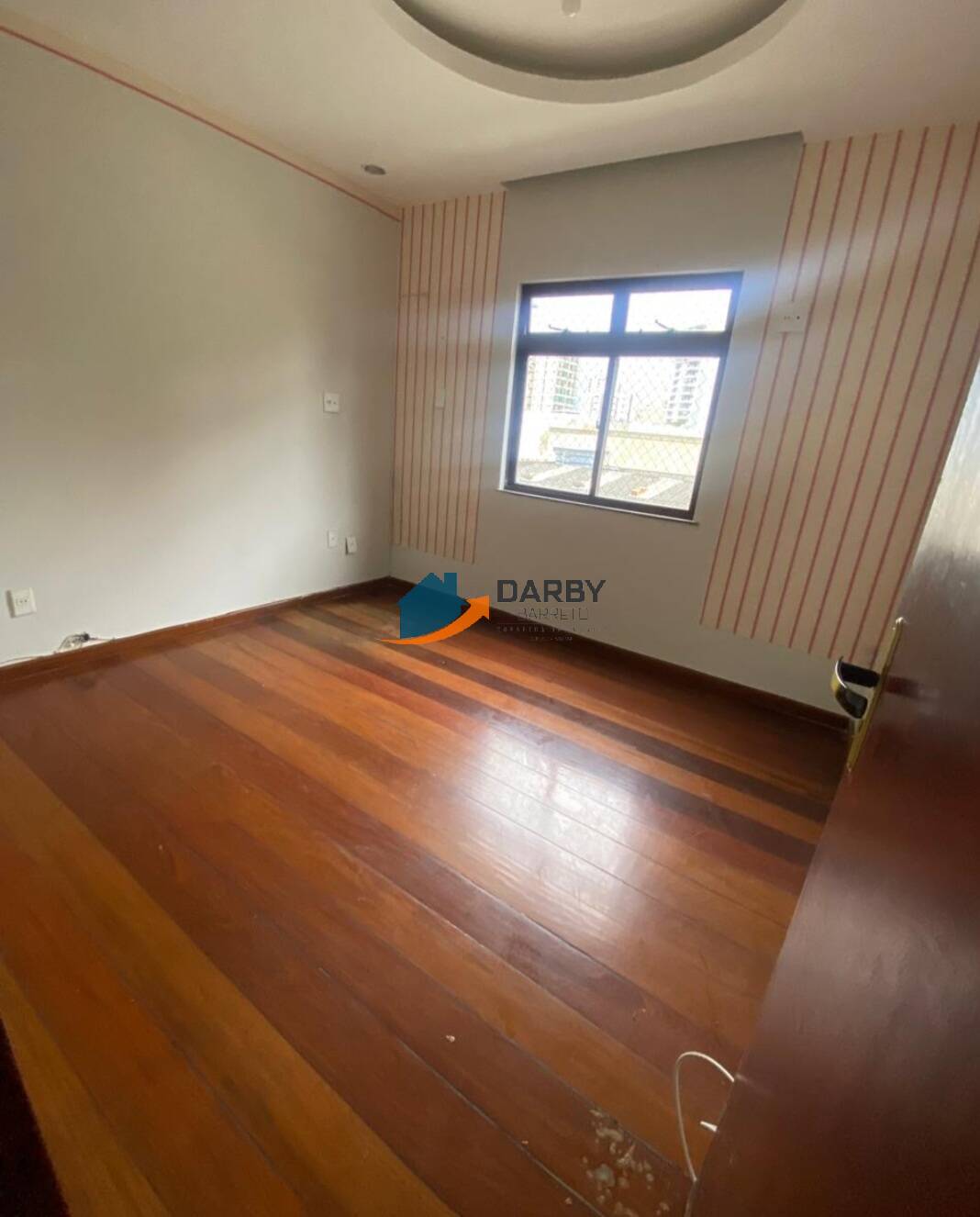 Apartamento à venda com 3 quartos, 136m² - Foto 3