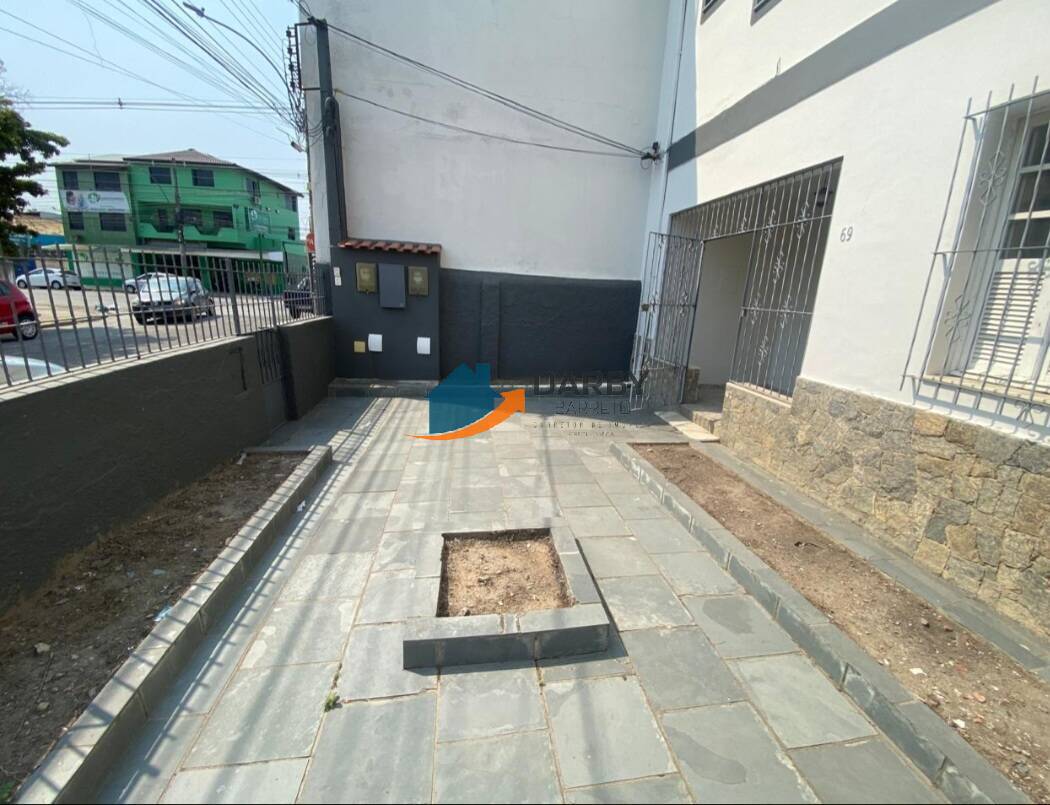 Casa para alugar com 5 quartos, 200m² - Foto 1