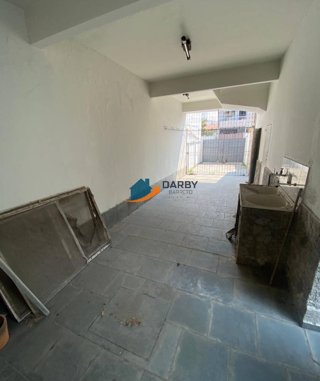 Casa para alugar com 5 quartos, 200m² - Foto 12