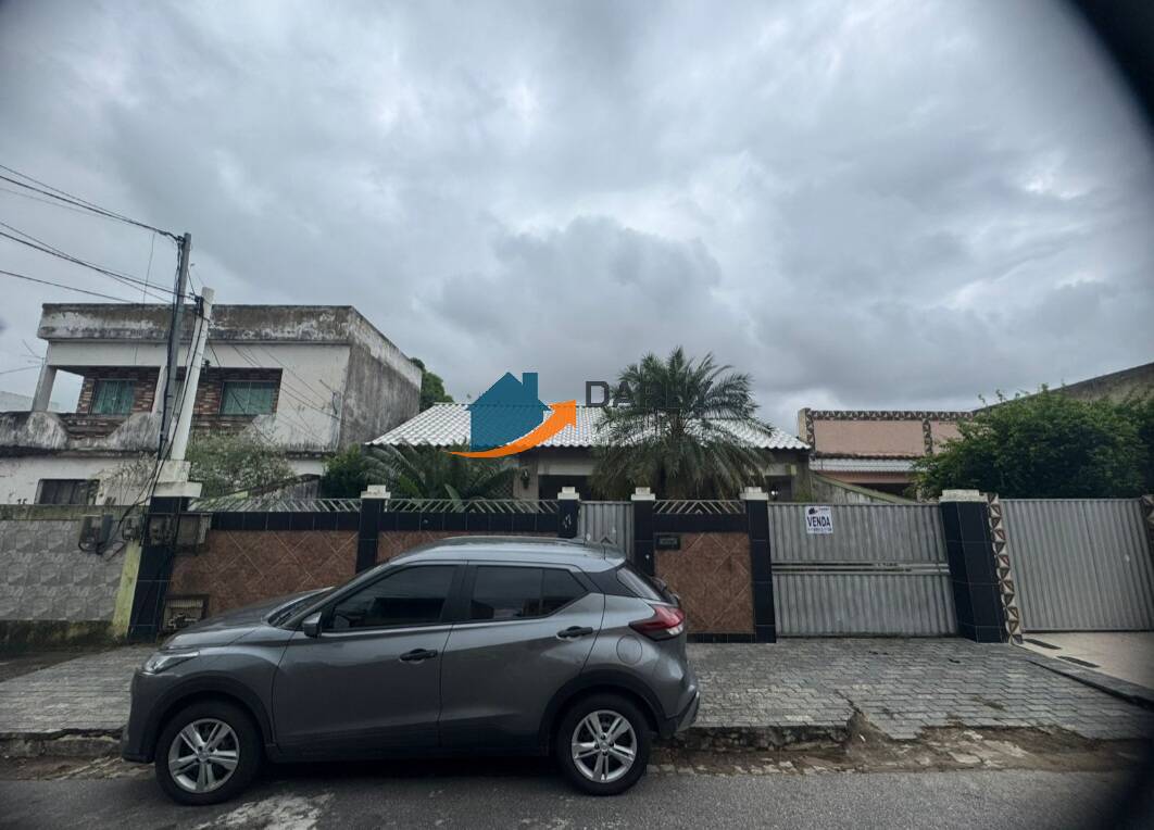 Casa à venda com 3 quartos, 360m² - Foto 1