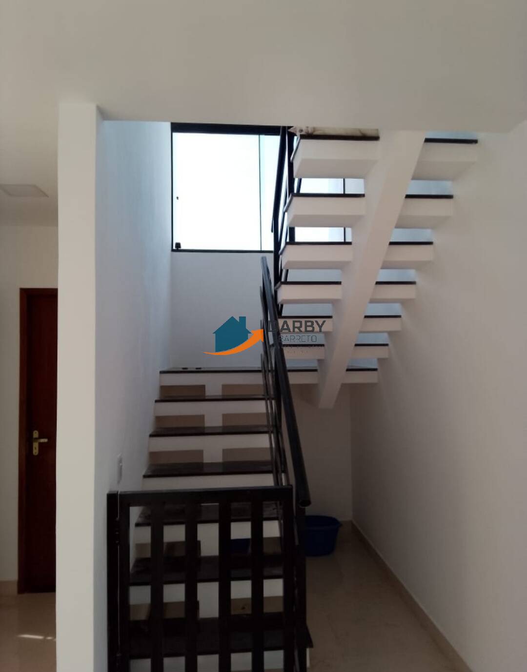 Casa de Condomínio à venda com 3 quartos, 127m² - Foto 2