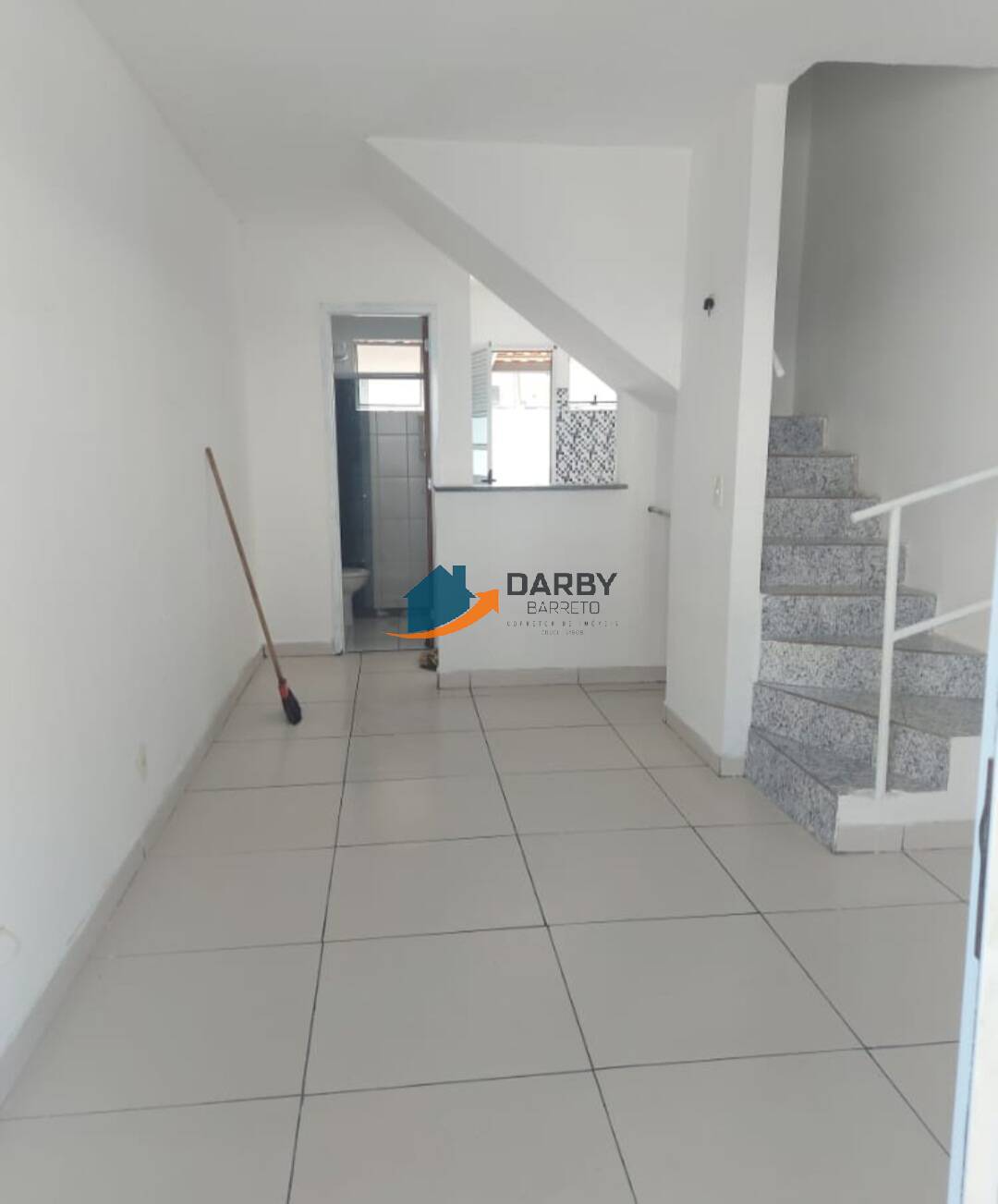 Apartamento à venda com 2 quartos, 70m² - Foto 2