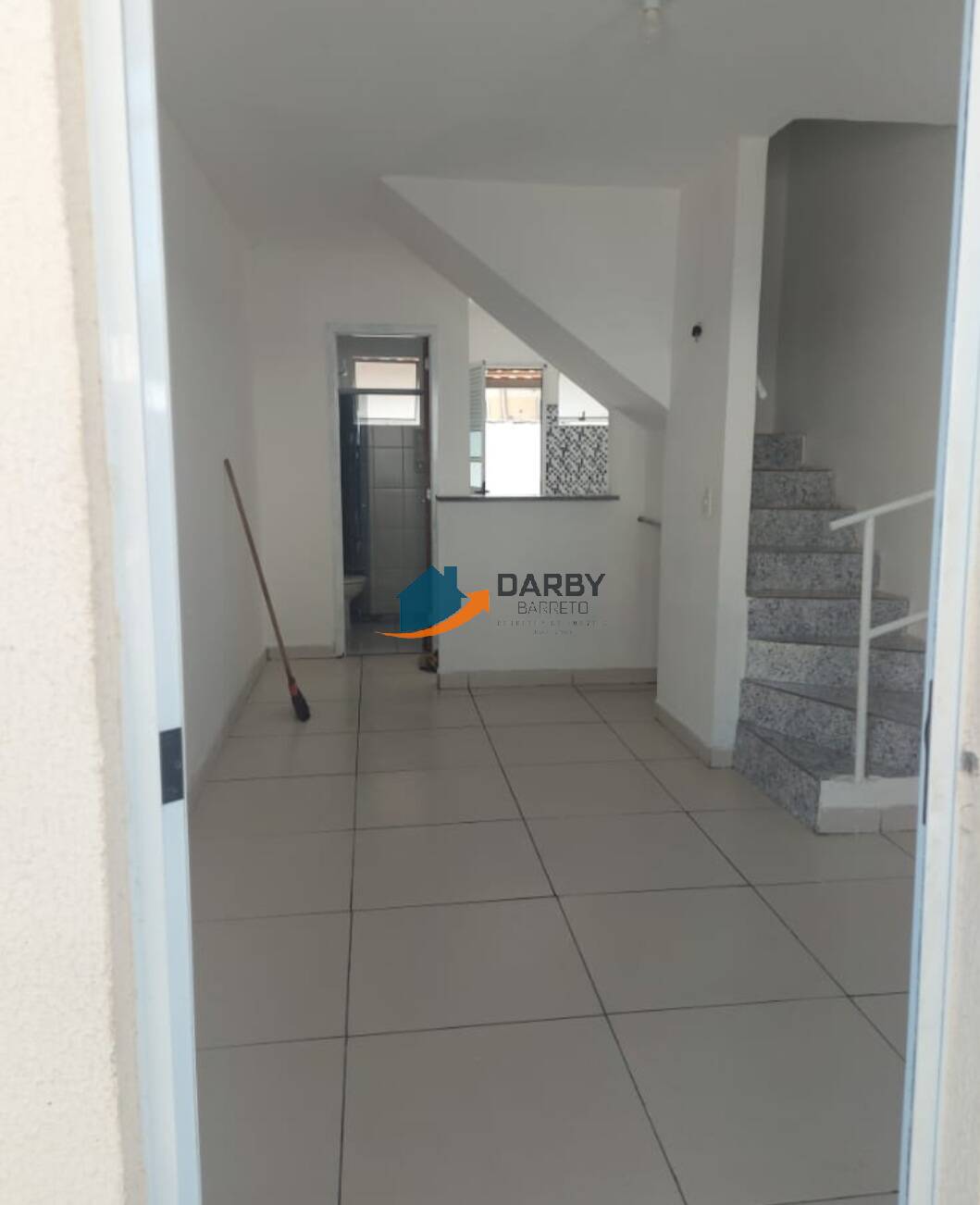 Apartamento à venda com 2 quartos, 70m² - Foto 4