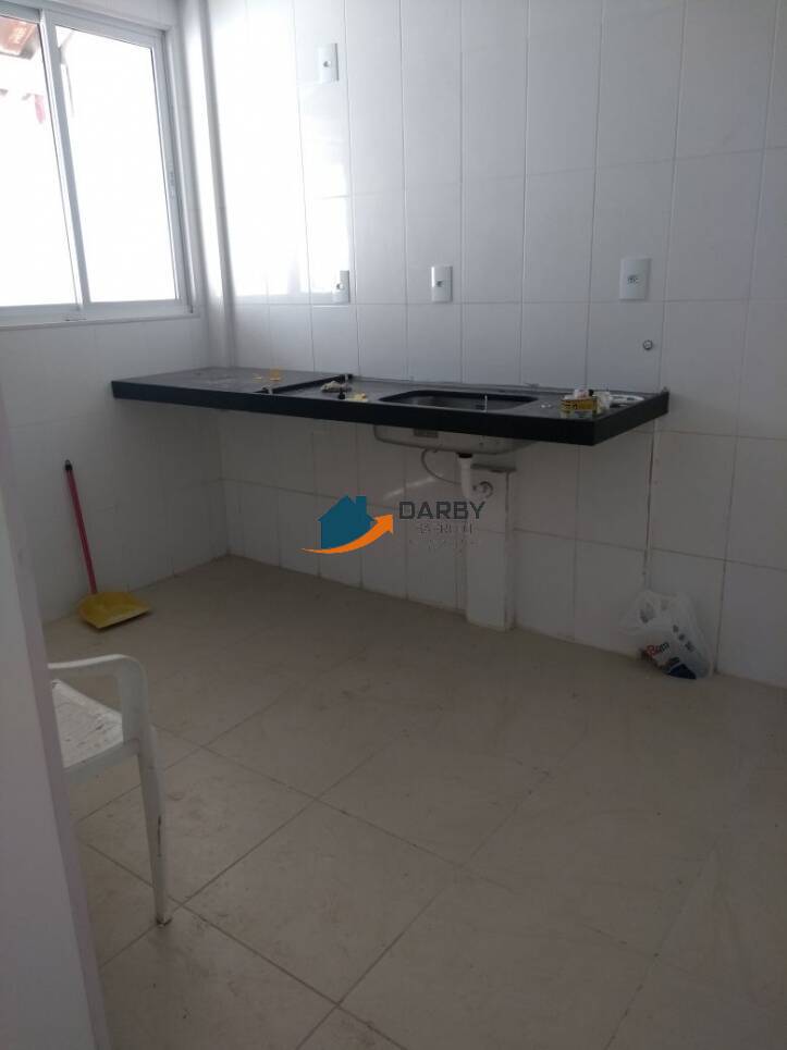 Casa à venda com 2 quartos, 80m² - Foto 4